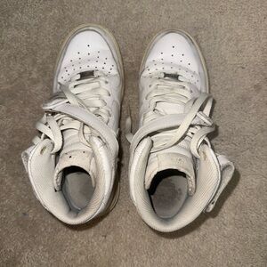 White Air Force 1 Mid